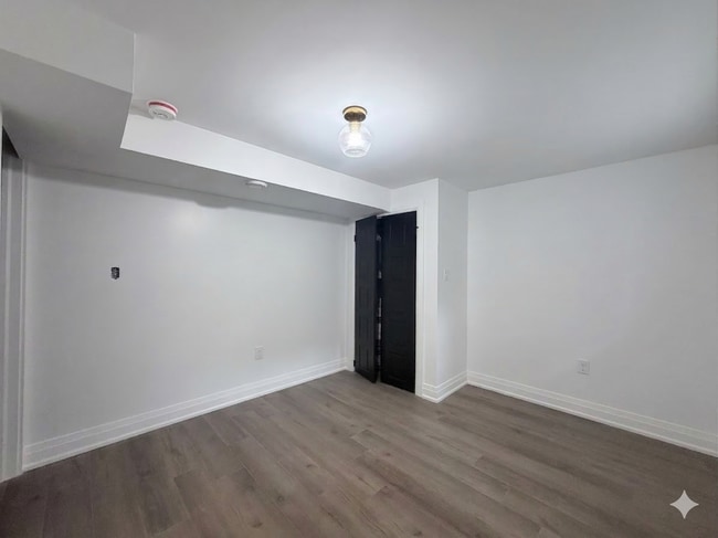 Building Photo - 184 Ottawa- Basement