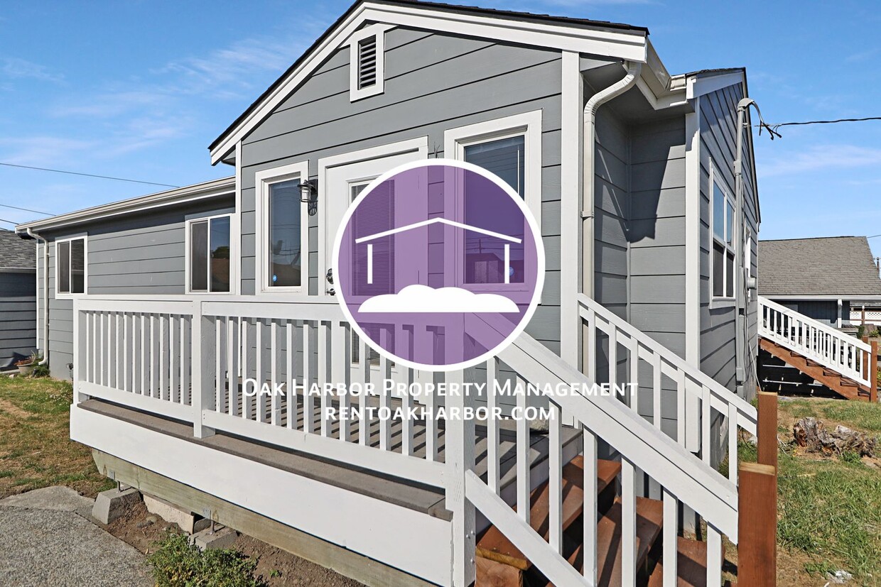 Primary Photo - 3 Bed 2 Bath - Excellent Condition - WSG Included - Pet Friendly - Island Hospital