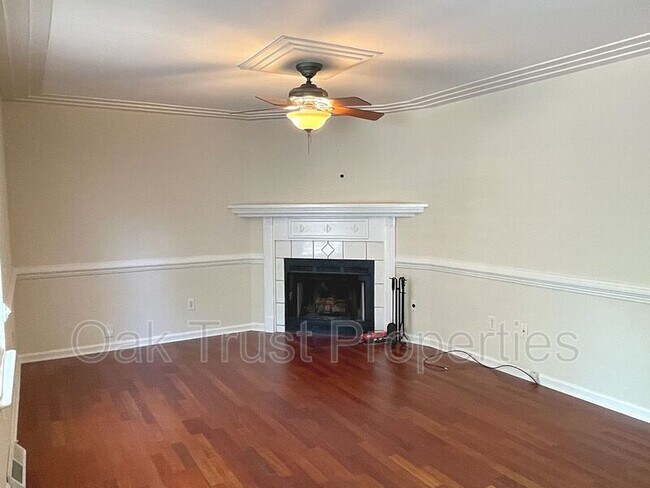 Foto del edificio - 803 Harbor Pl Dr