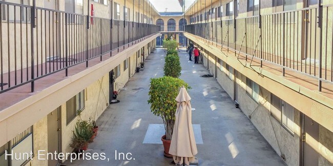 Foto del edificio - 3155 Rosecrans Ave