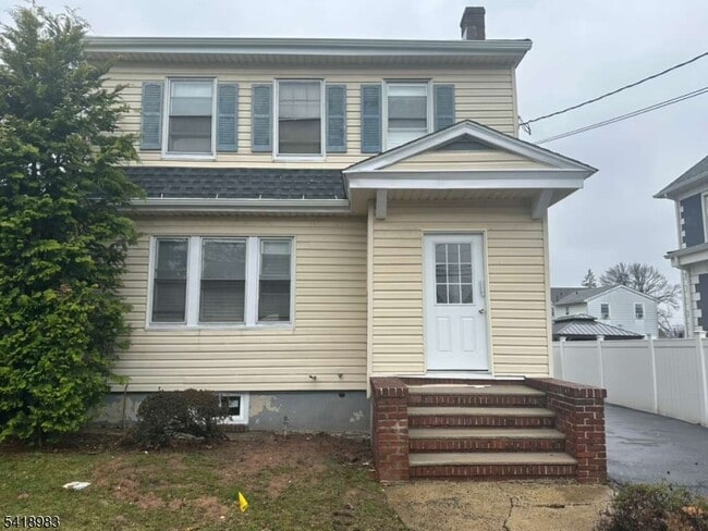 Foto del edificio - 310 Winans Ave
