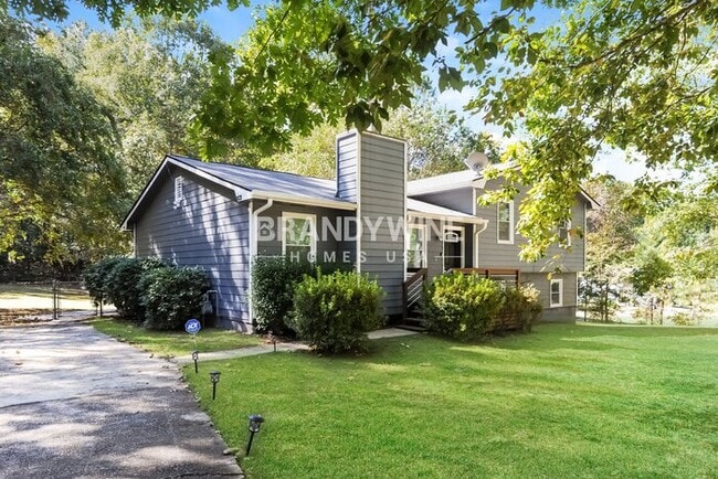 Foto del edificio - 100 Crawford Cir