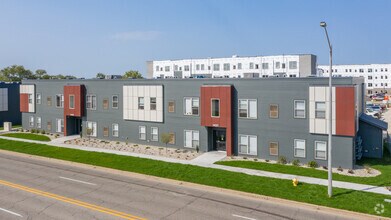 HoM Flats at 28 West photo'