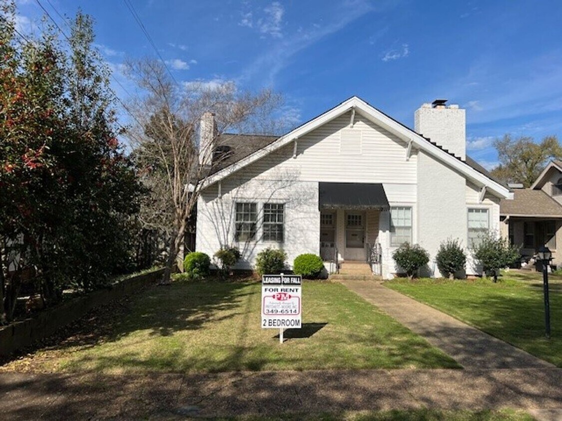 Primary Photo - Cute 2 Bed 1 Bath Available Fall 2025!
