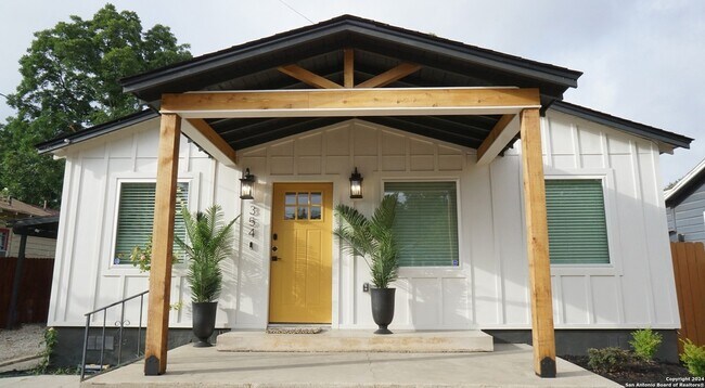 Foto del edificio - 354 Lone Star Blvd