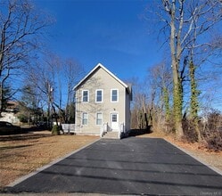 Building Photo - 19 Railroad St