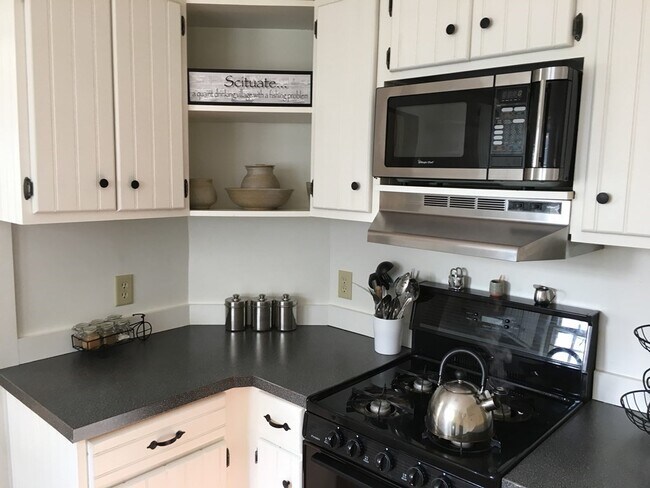 Foto del edificio - 12 Buttonwood Ln