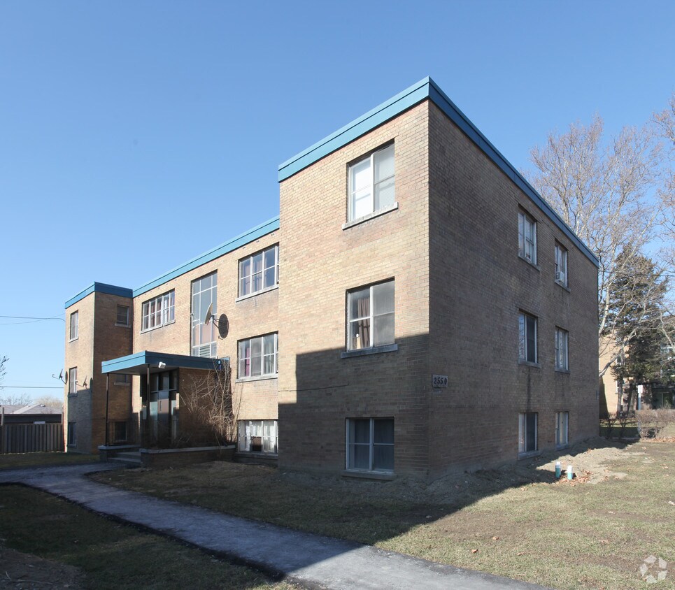 Photo du bâtiment - 2550 Keele St
