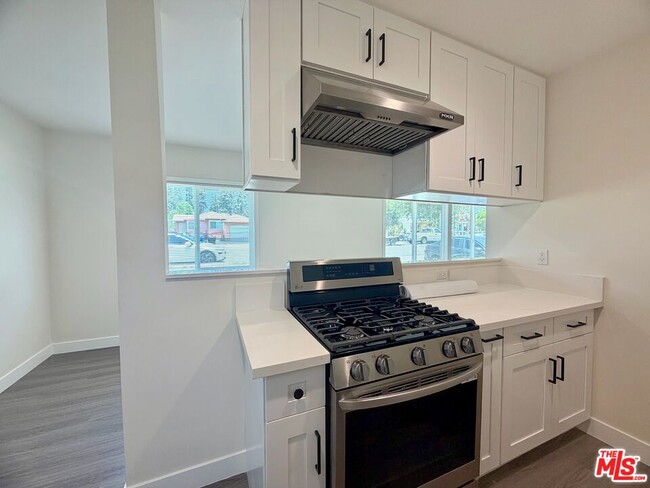 Foto del edificio - 410 E Cherry Ave