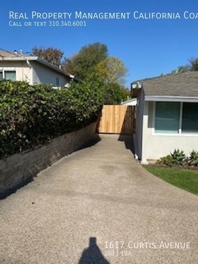 Building Photo - Manhattan Beach Gem