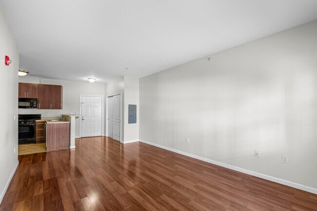 Building Photo - 845 Newark Ave