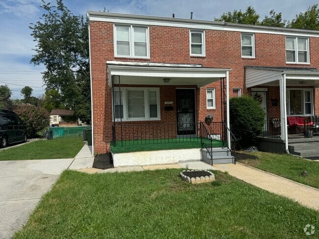 3902 Emmart Ave
