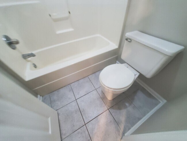 Building Photo - 5481 Landview Place~ Raintree
