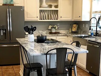 Foto del edificio - 2222 Grady Rd