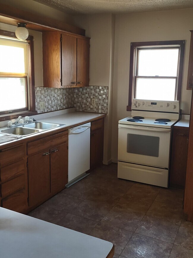 613 Ann St, Willmar, MN 56201 House Rental in Willmar, MN