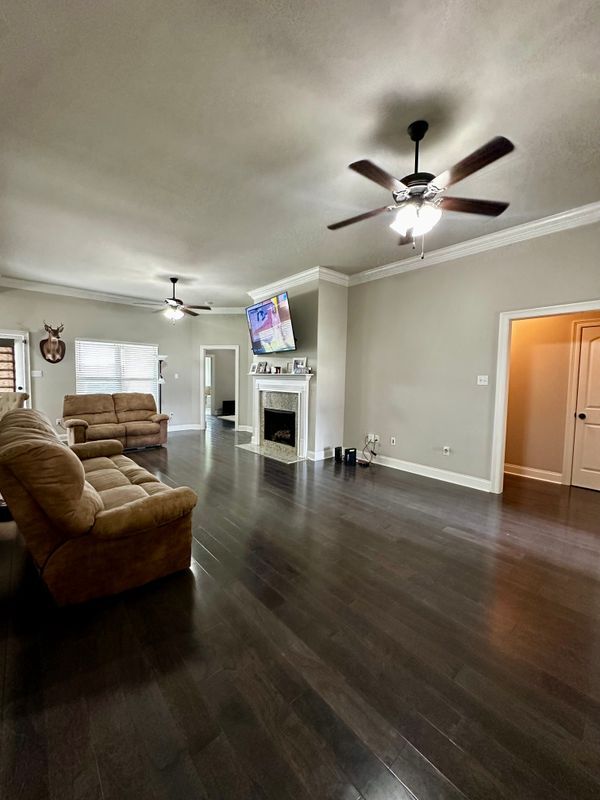 Foto del edificio - 162 Chestnut Ridge Dr