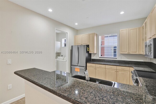 Foto del edificio - 1033 NE 17th Way
