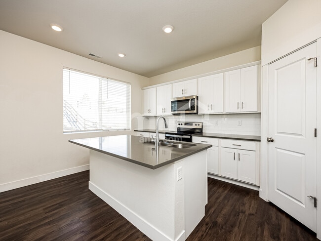 Building Photo - 7608 Mardale Ln