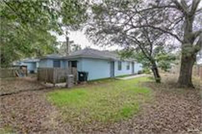 Building Photo - 455 Stara Cir