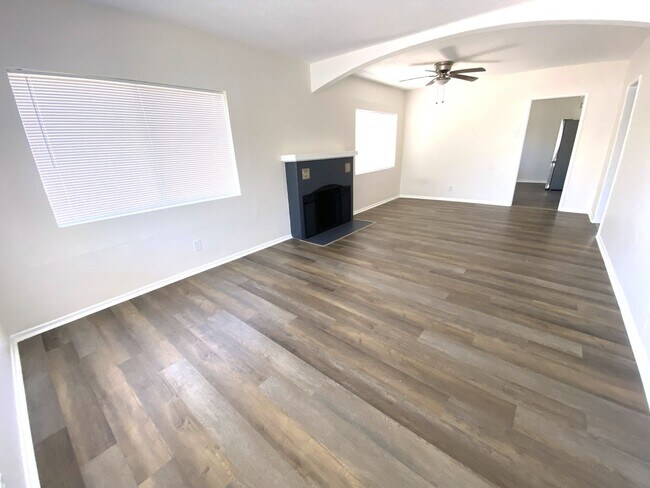 Foto del edificio - 951-951 W 18th St