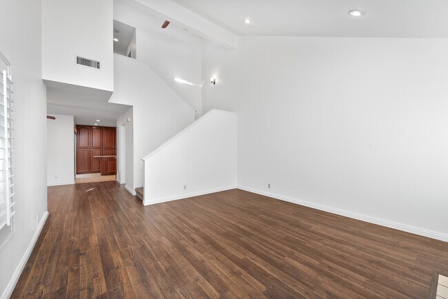 Building Photo - 1047 Via Colinas