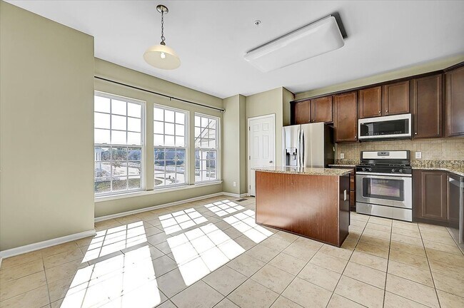 Kitchen with ample light - 307 Ellison Dr