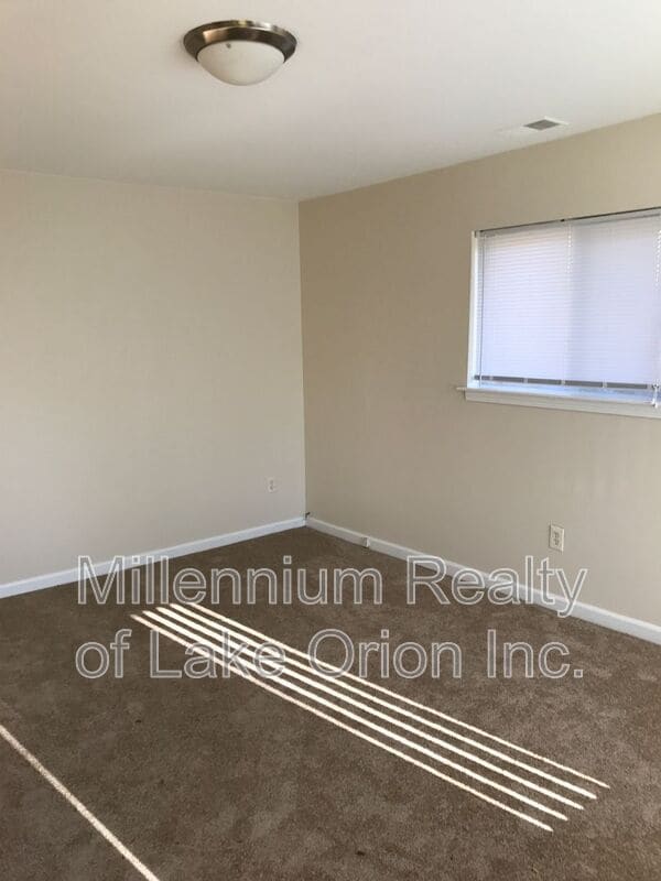 Foto del edificio - 176 W Princeton Ave