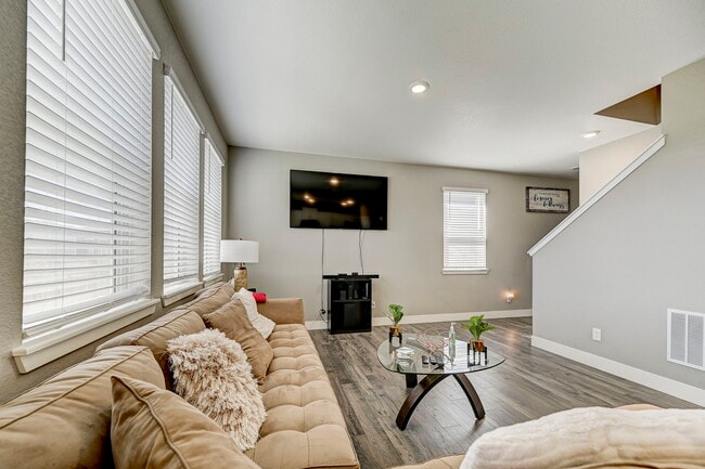 Building Photo - 10525 Castor Dr