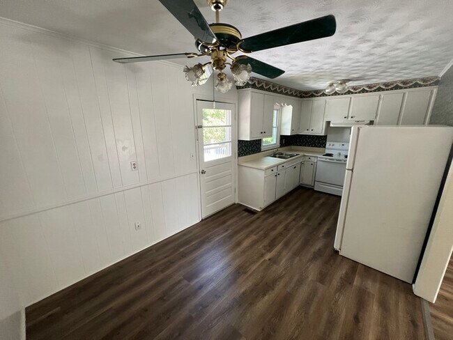 Building Photo - 108 Longview Heights