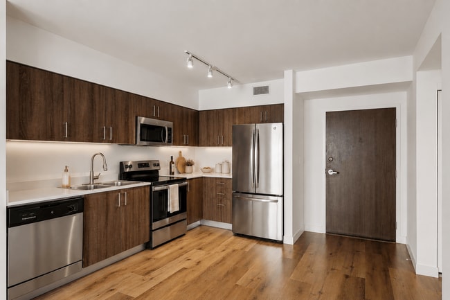 Building Photo - Riverview One Apartments