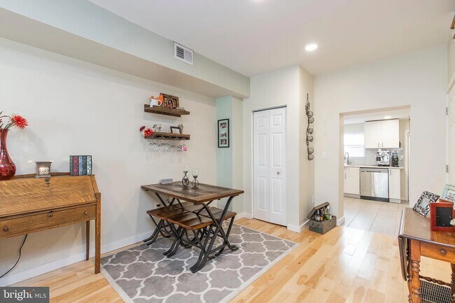 Foto del edificio - 1808 S Chadwick St