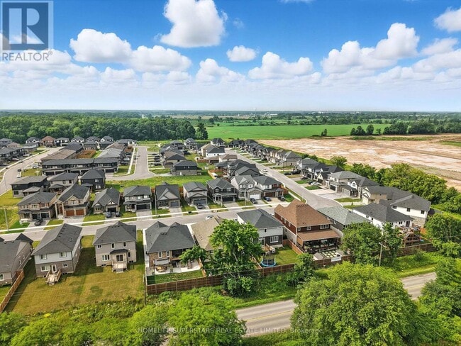 Photo du bâtiment - 7394 Sherrilee Cres