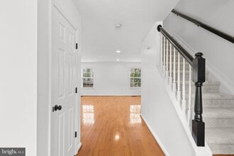 Building Photo - 219 Frazer Dr
