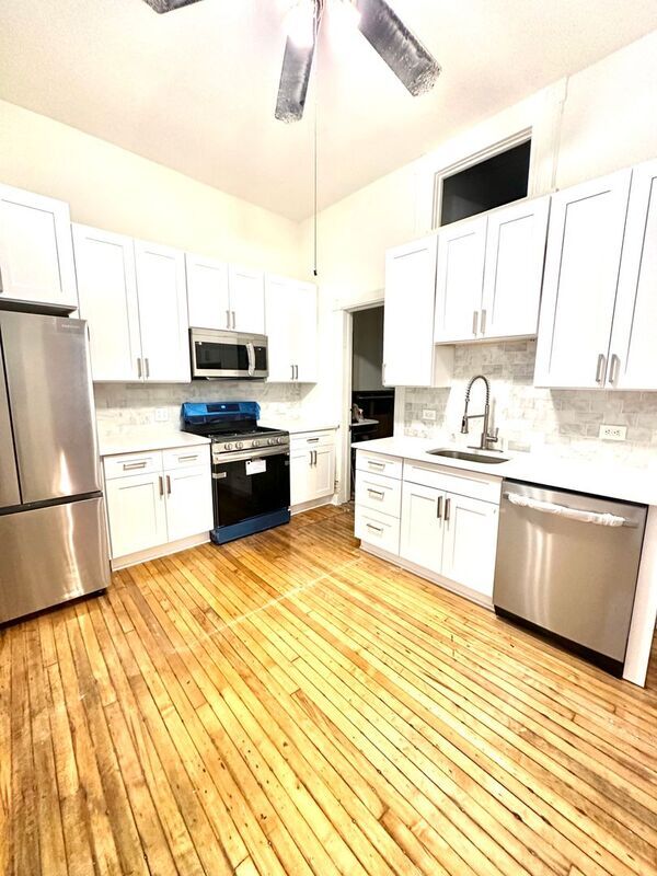 Building Photo - 1656 S Throop St