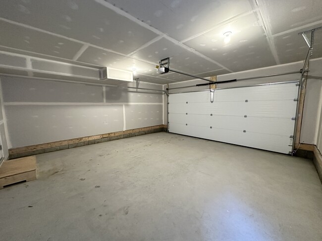 Building Photo - 20736-20724 24 Ave NW