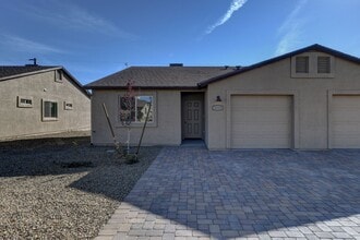 Building Photo - 3013 N Corrine Dr