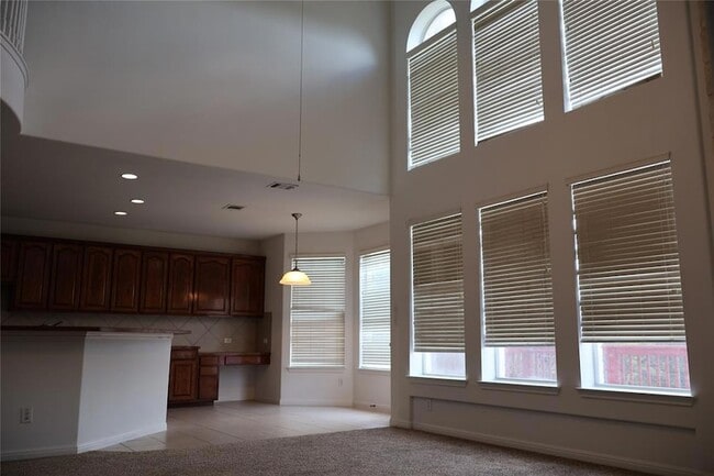 Building Photo - 2403 Vestavia Ridge Ln