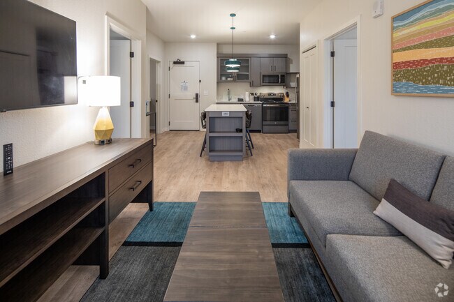 2 habitaciones, 1 baño - 750 pies cuadrados - Sala de estar - Waterwalk Huntsville