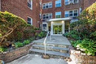Foto del edificio - 1234 Midland Ave