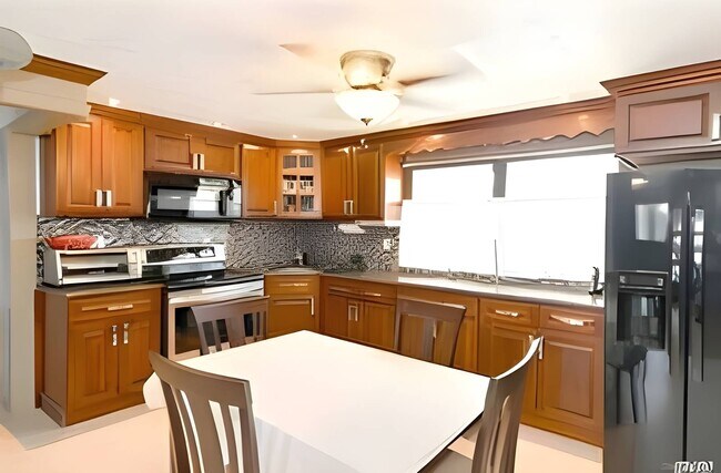 Foto del edificio - 5 Walters Ave