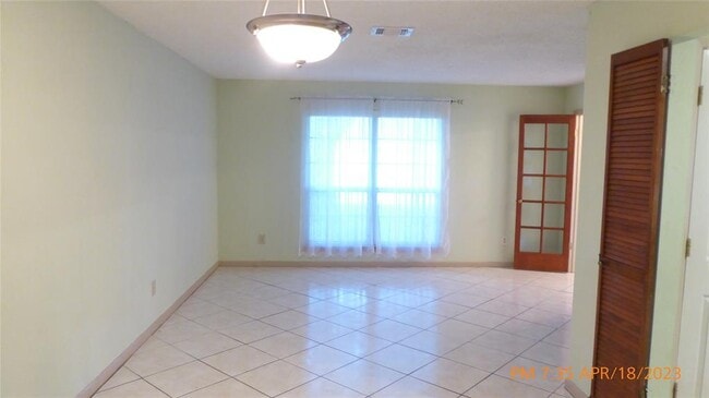 Foto del edificio - 9402 Towerstone Dr