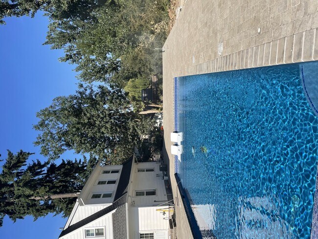 Foto del edificio - 2303 SE Silver Springs Rd