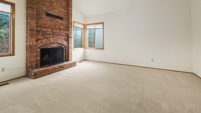 Building Photo - Spacious, Comfortable House in Forest Ridge Estates of Bellevue