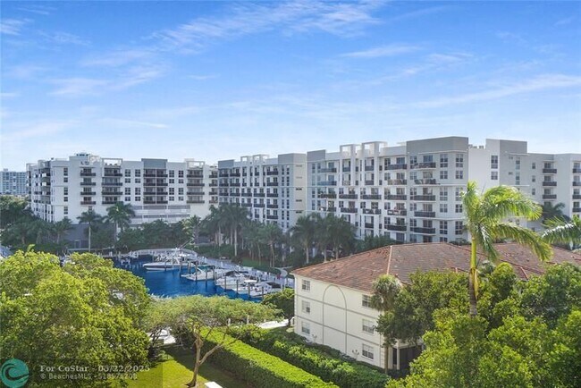Foto del edificio - 3200 Port Royale Dr N