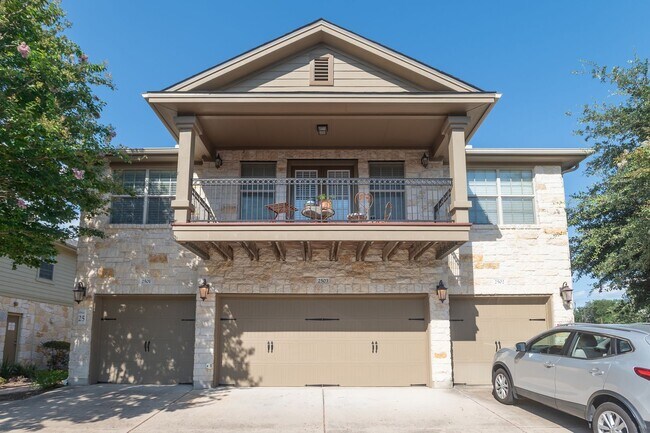 Building Photo - Gated Community Condo Unit