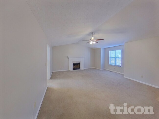 Foto del edificio - 4684 Woodglen Ct