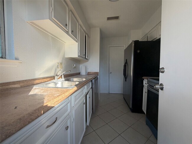 Foto del edificio - 7821 Cook Rd