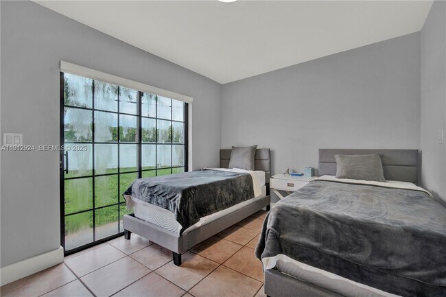 Foto del edificio - 1230 SW 86th Ct
