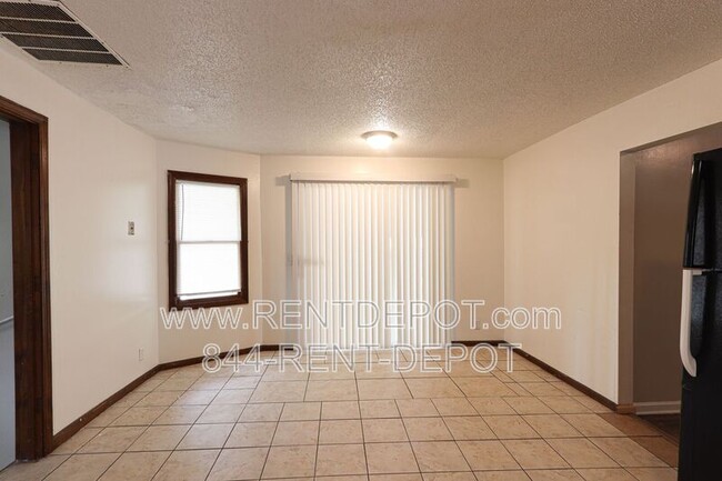 Building Photo - 1725 S Linwood Ave