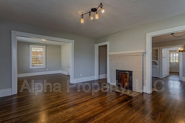 Building Photo - 12 E Blue Ridge Dr